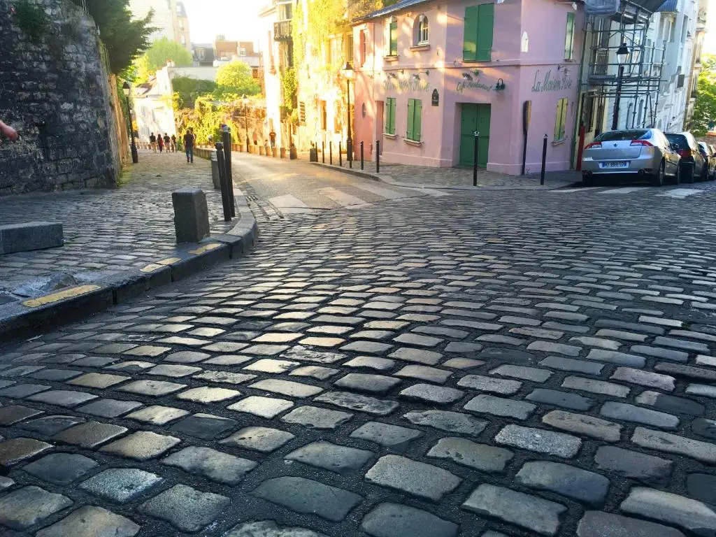 MONTMARTRE ROMANTIC, Bed & Breakfast - Paris