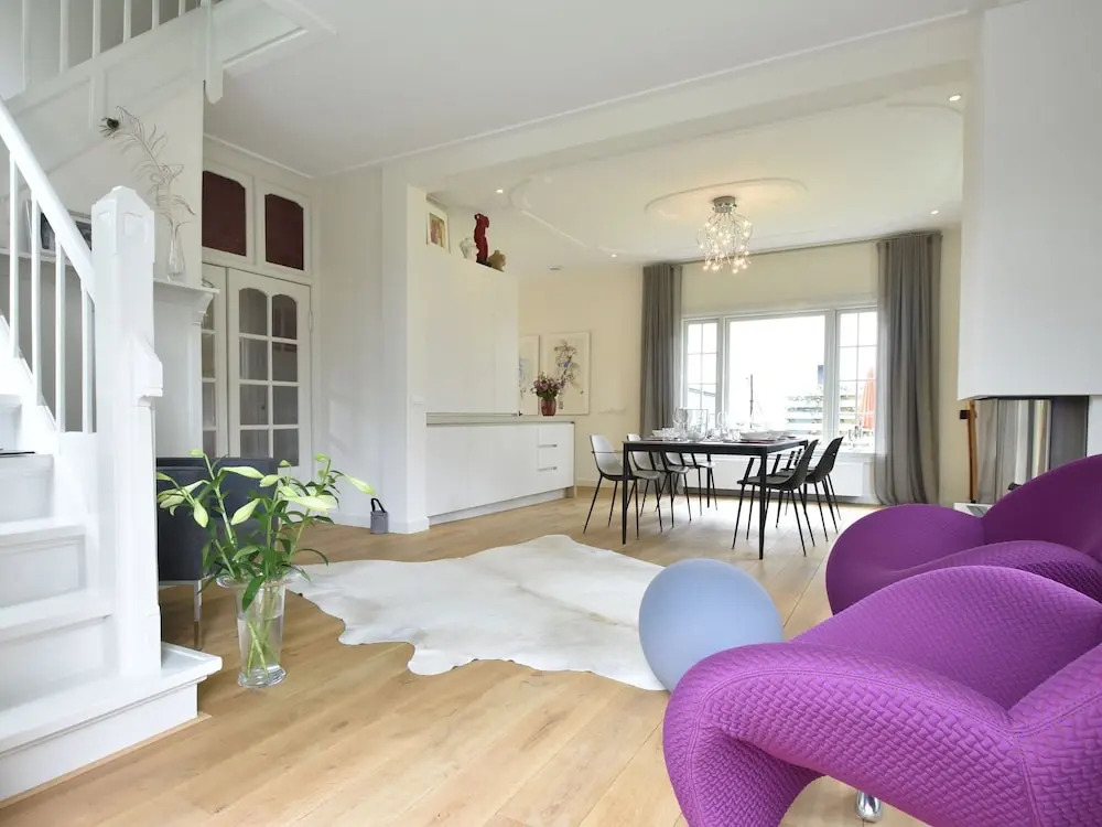 Stately Villa in Bergen near the Forest