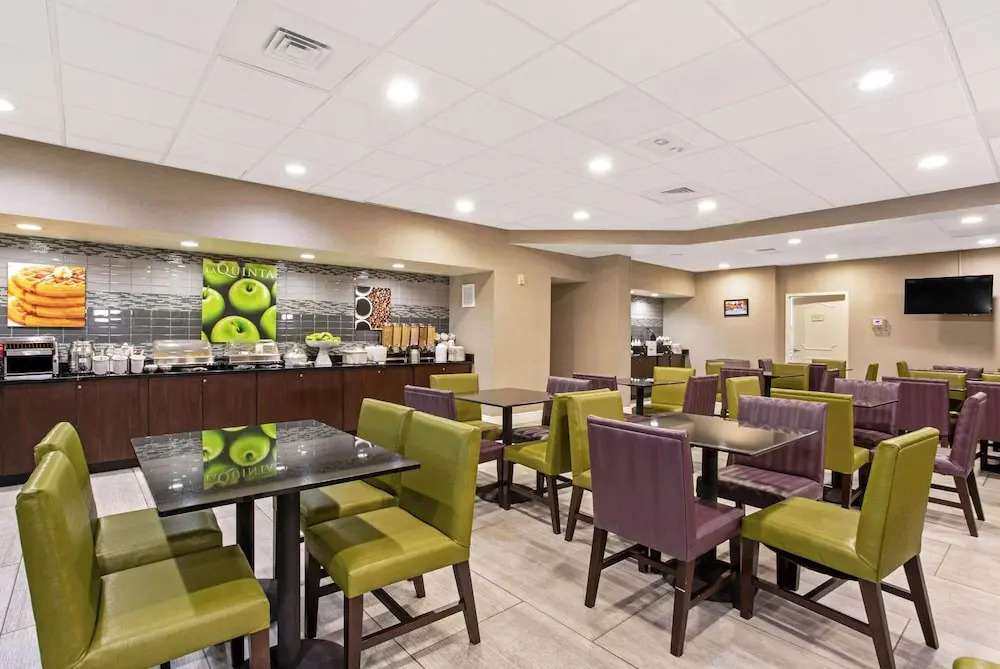 Tage Inn And Suites