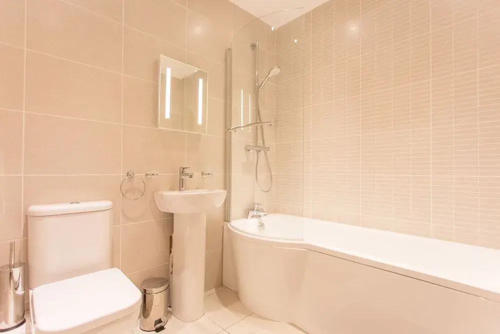 Modern Comfortable 2 & 3 Bed Apartments, Free Parking, Wifi, Headington, Close to Hospitals, Science Park & Brookes University