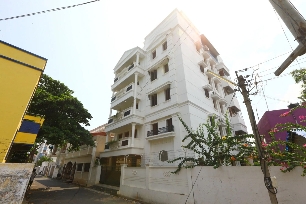 Froniter Pondy Railway Station by OYO Rooms