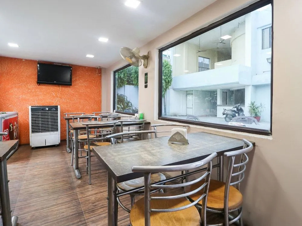 OYO 46349 Malaya House