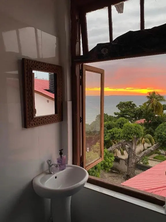 Balcony House
