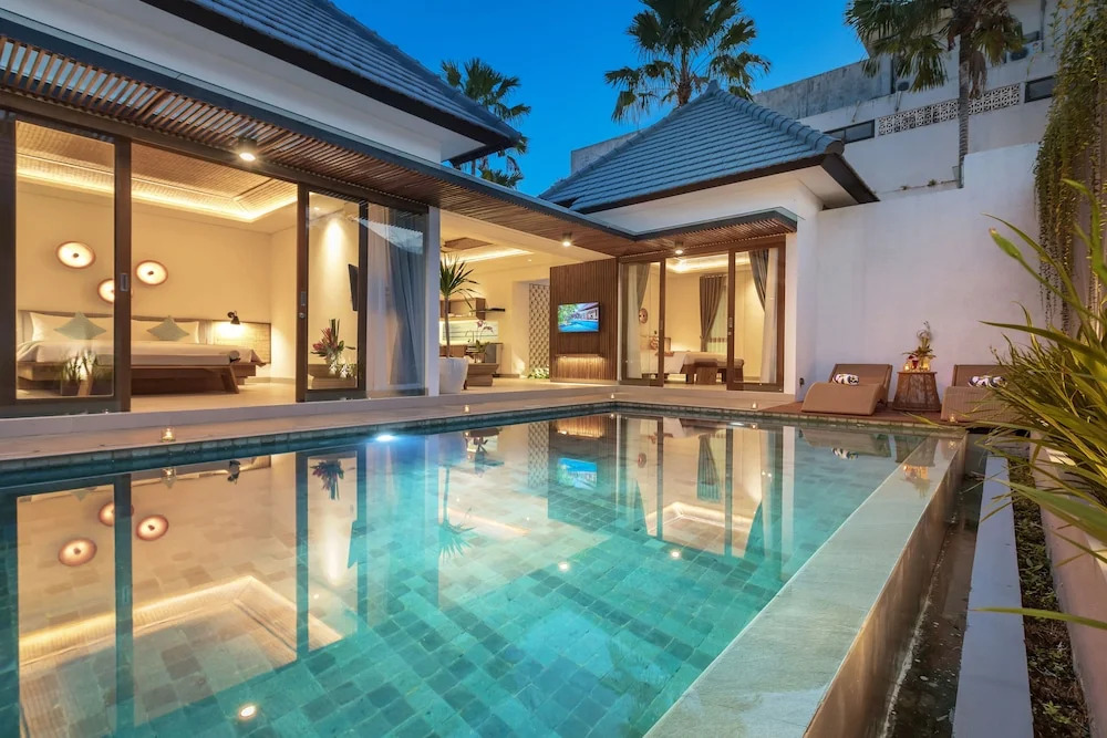 Fenosa Seminyak Villas
