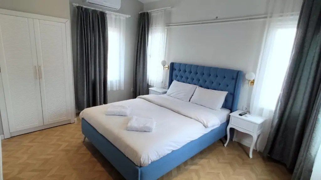 Verna Hotel