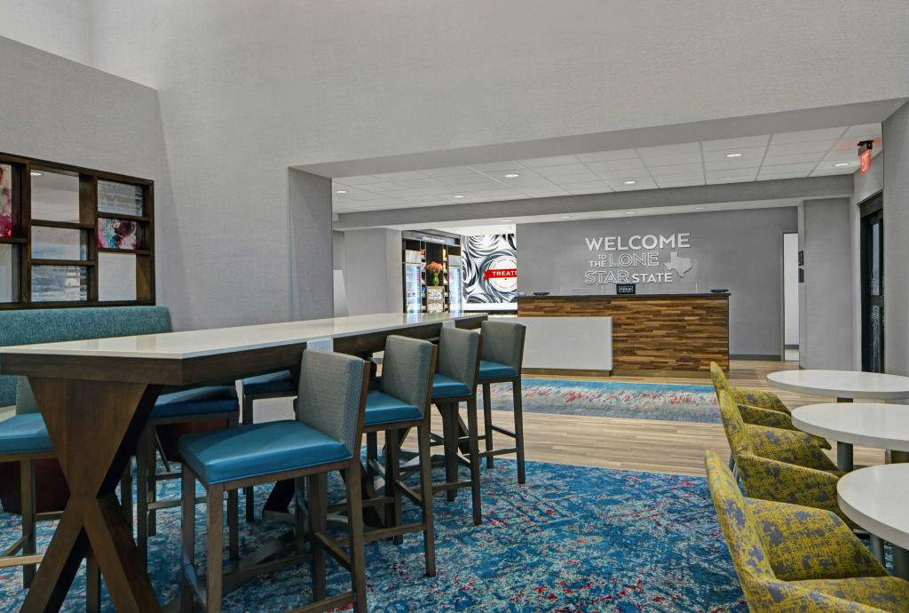 Hampton Inn & Suites Dallas - Farmers Branch