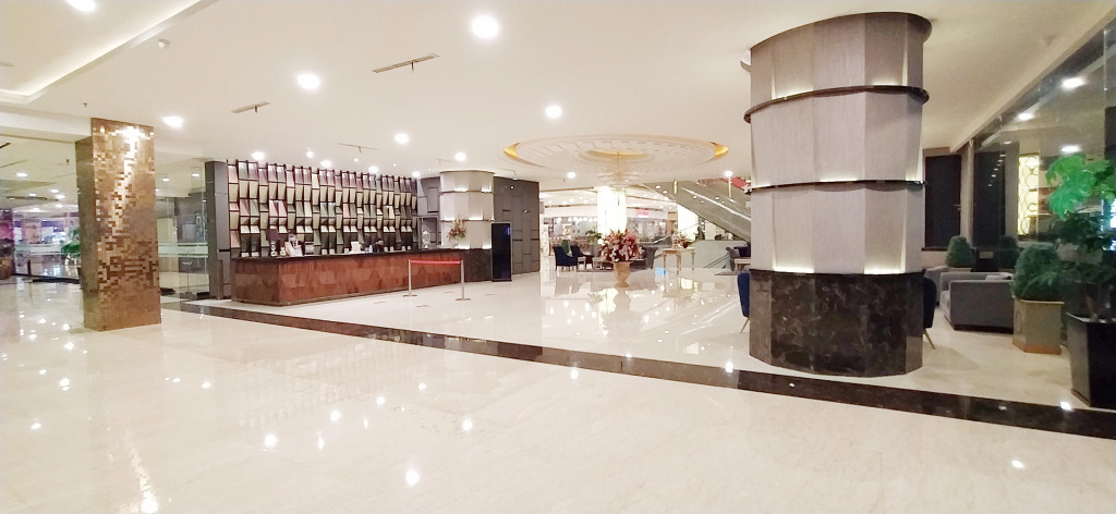 Grand Paragon Hotel