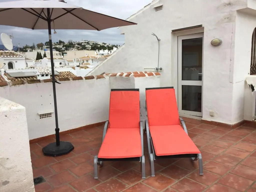 1½ Min. Walk From the Beach