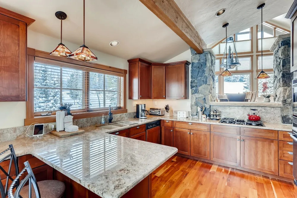 21 N Rd Home 4 Bedrooms 4.5 Bathrooms Home