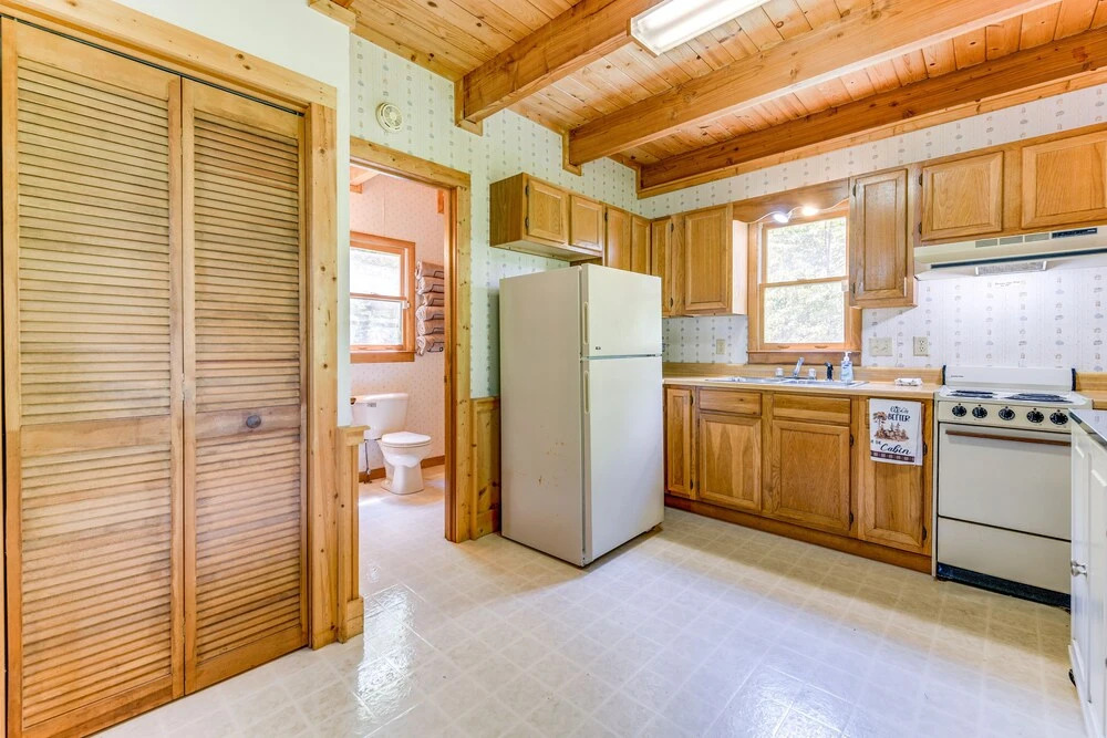 Peaceful Maggie Valley Cabin w/ Mountain Views!