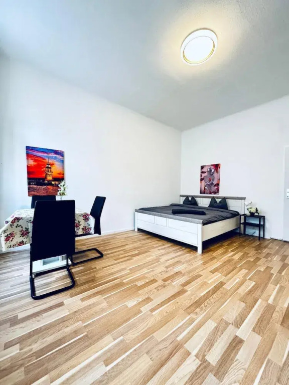 Modern Studio Close to Stadthalle