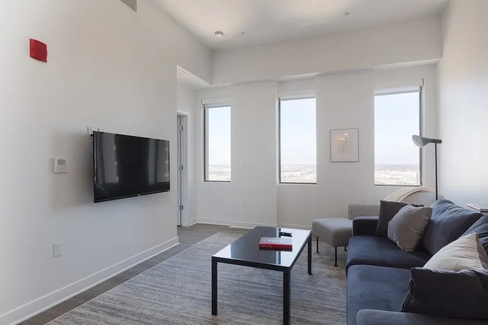 Sky on Main - Luxe DT Apts with Gym + Roof Terrace by Zencity
