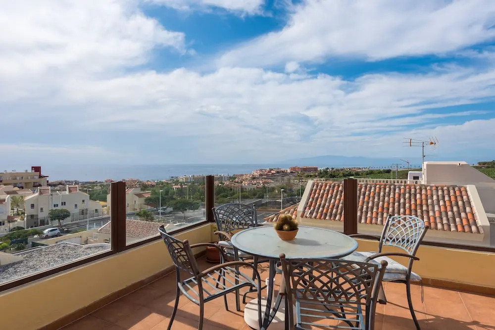 VILLA ALMENDRO! Bbq, HEATED Private Swimming Pool !