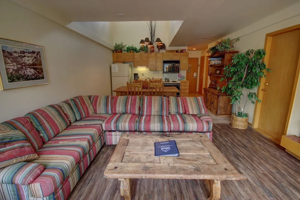 Liftside 402 by SummitCove Vacation Lodging