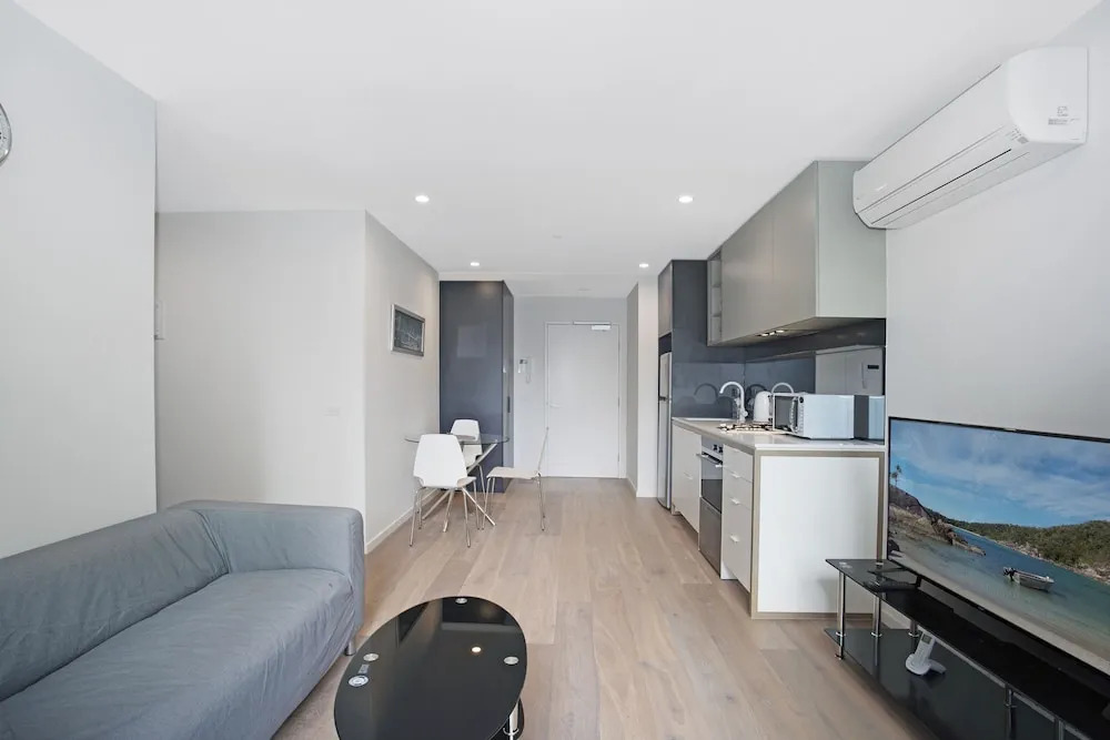 Astra Apartments Carlton