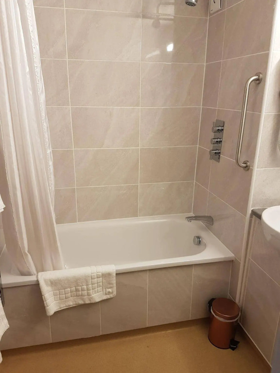 Travel Plaza Hotel