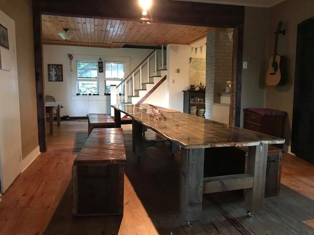 Lost River Hostel