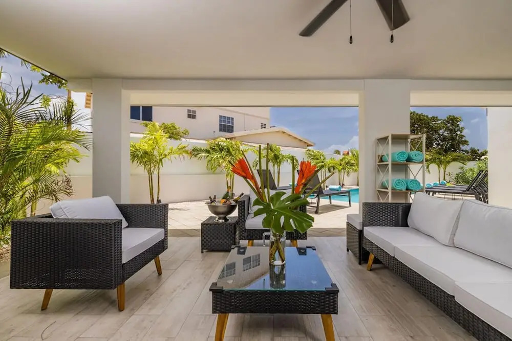 NEW Modern 3 Bedroom 10 Minute Walk to the Beach