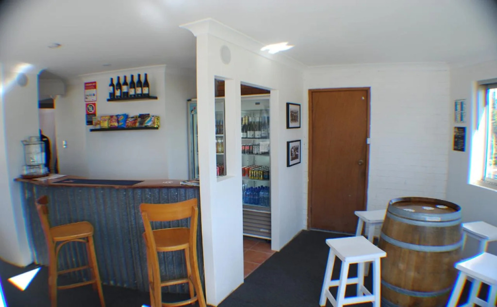 Fern Bay Motel