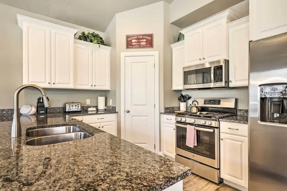 Desert Rose Townhome: 35 Mi to Zion & State Parks