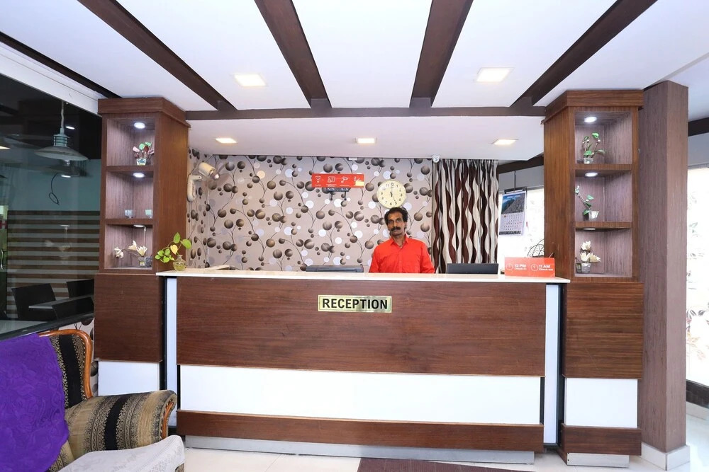OYO Flagship 25093 Hotel Thamam