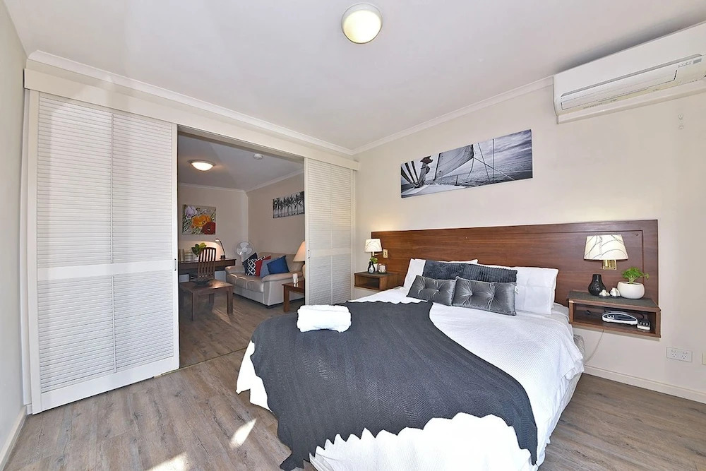 PERTH CBD APARTMENTS