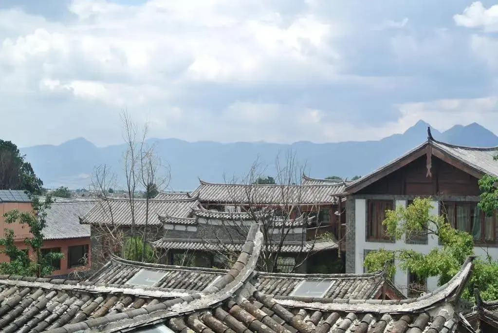 E-Outfitting Moon Hostel