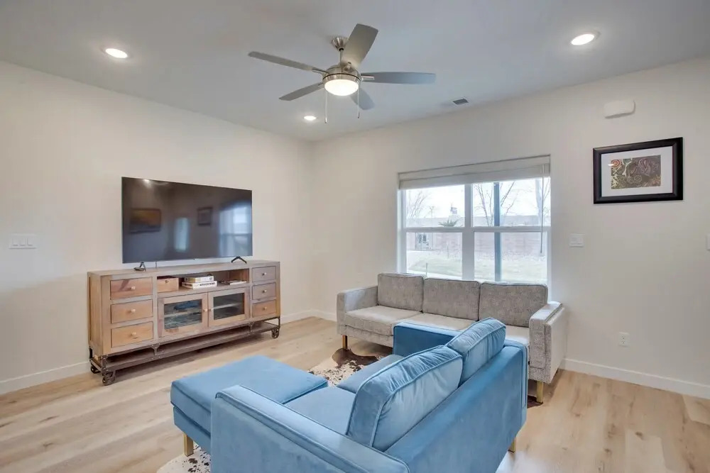 Modern Townhome ~ 3 Mi to Dtwn Grand Junction