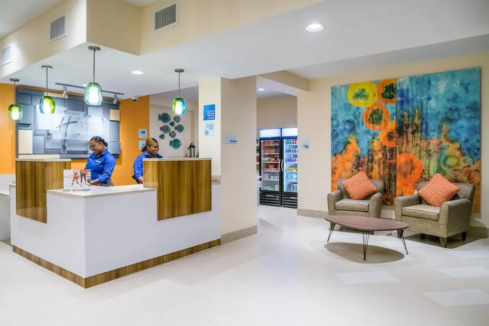 Holiday Inn Express and Suites Nassau