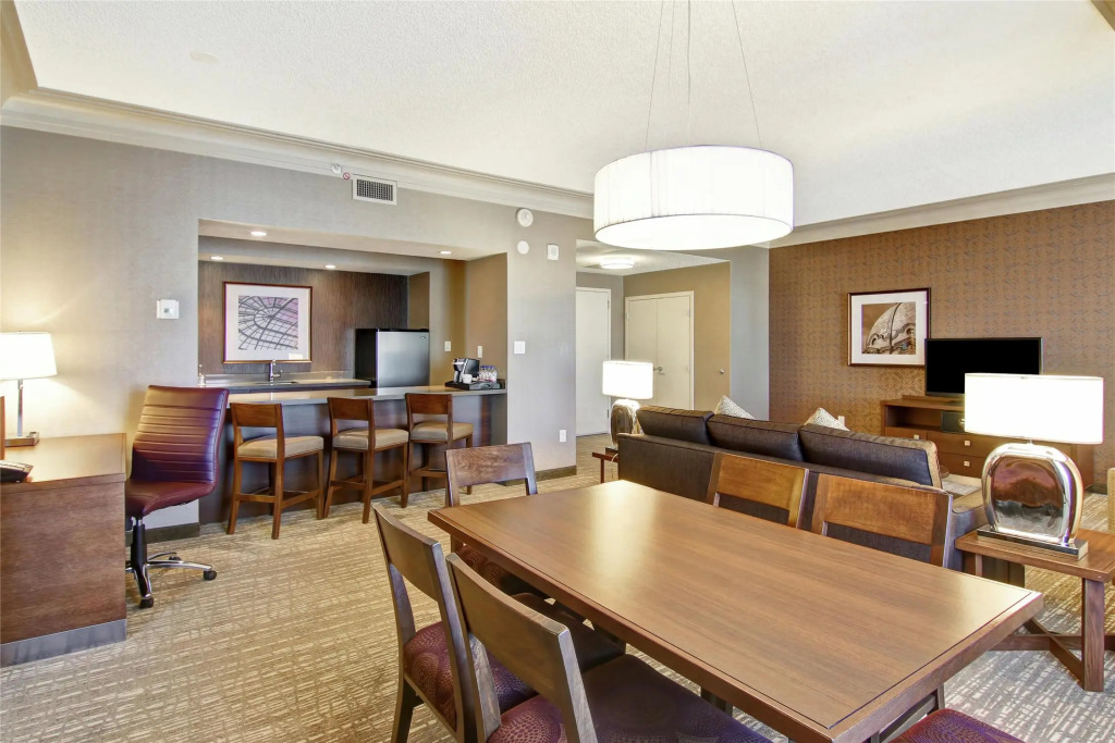 DoubleTree by Hilton West Edmonton