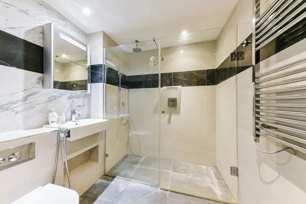 Paddington Ex LUX Flat