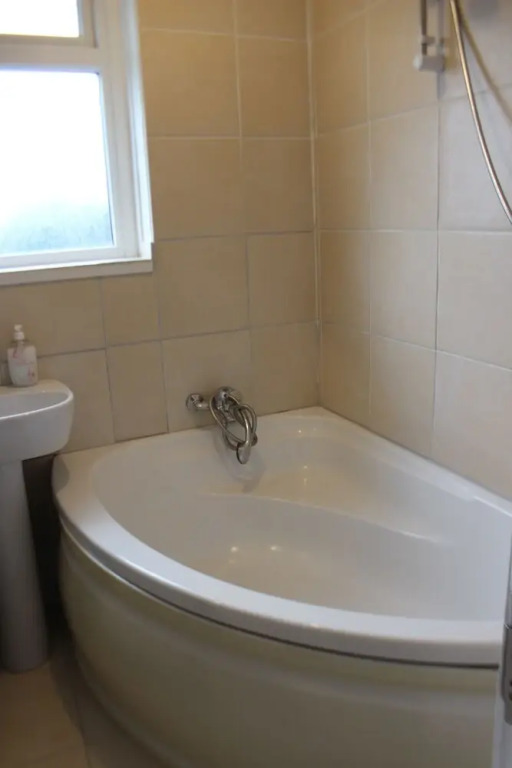 ADVO Lovely 2 rooms accommodation Leeds