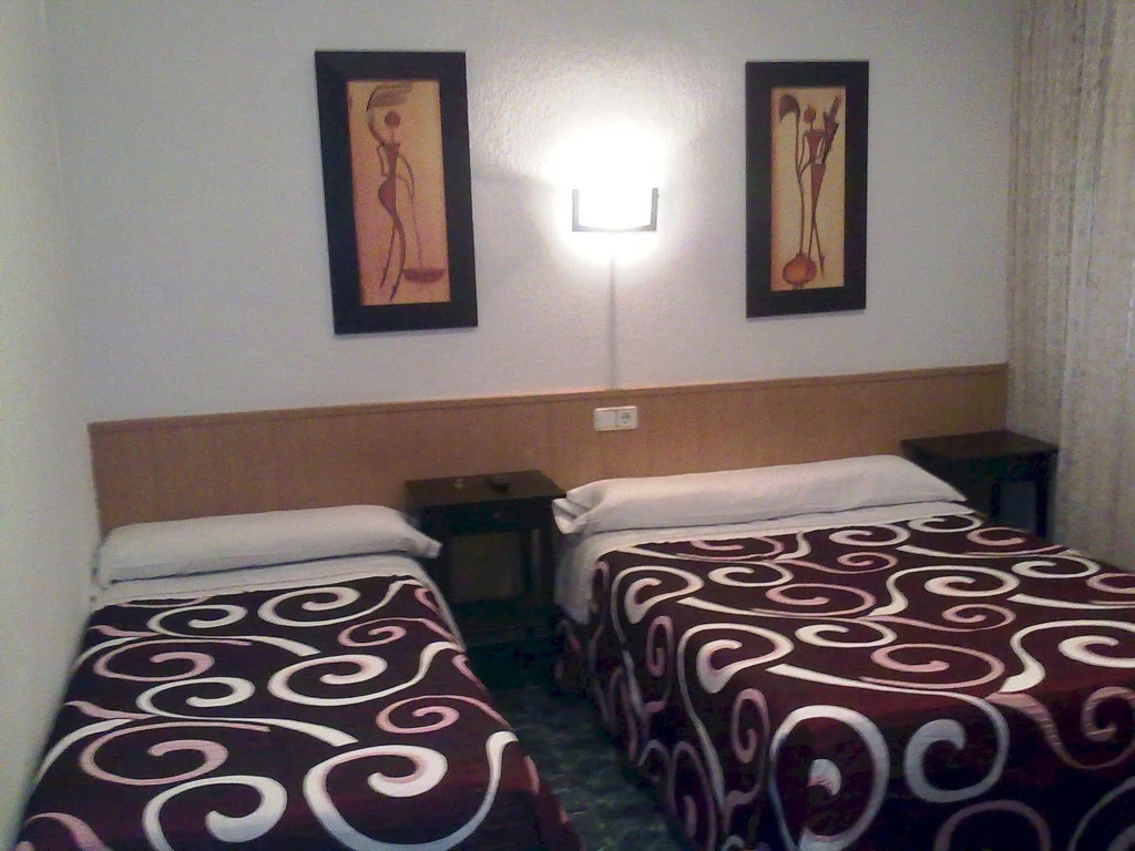 Hostal Bruña Paseo del Prado