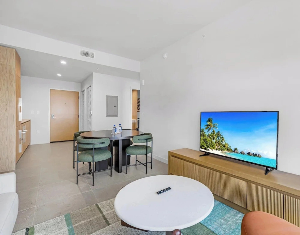 Brand-New Luxury 1BR  - Rooftop pool