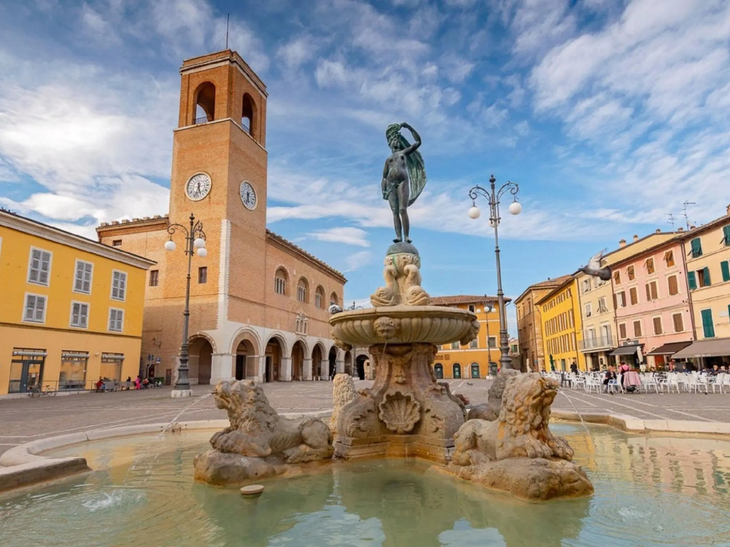 Cosy apartment in Pesaro with shared pool