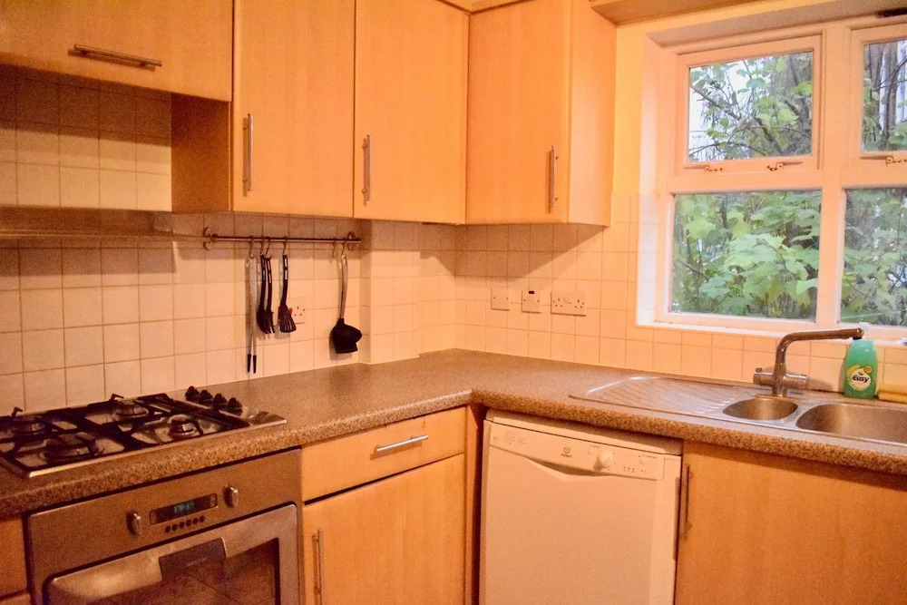 Spacious 2 Bedroom Flat in Bethnal Green