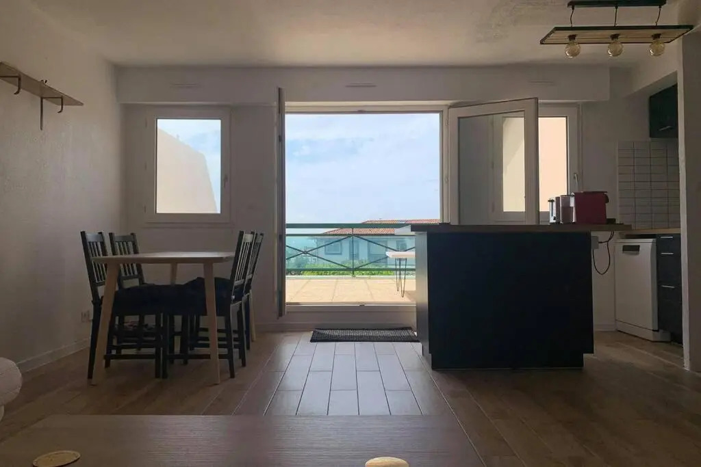 50m² pieds dans l'eau + 20m² Terrasse- Vue sur mer