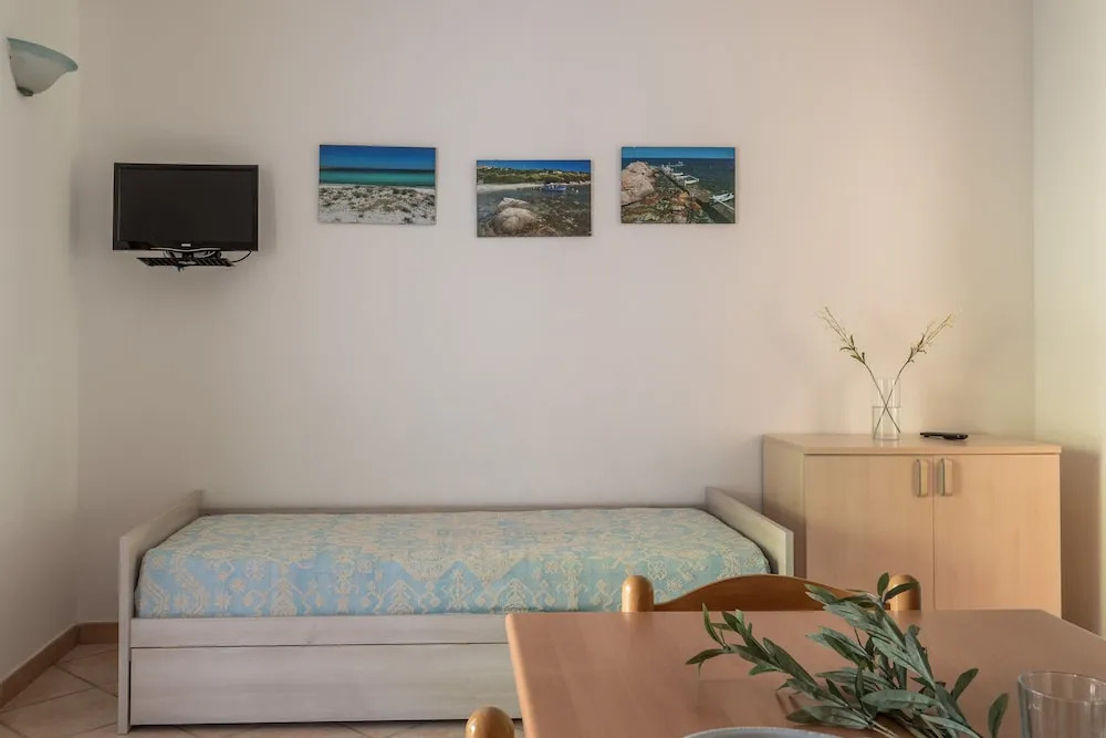 Simple Gem of Le Dimore di Budoni one Bedroom Apartment Sleeps two No1598