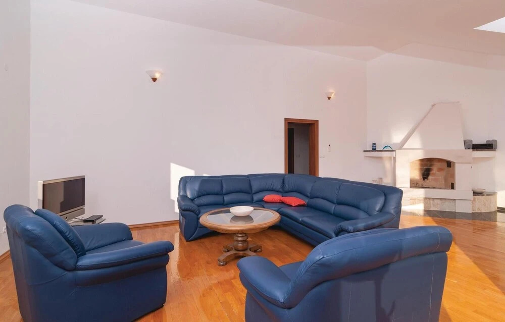 Awesome Apartment in Bol With 2 Bedrooms and Wifi