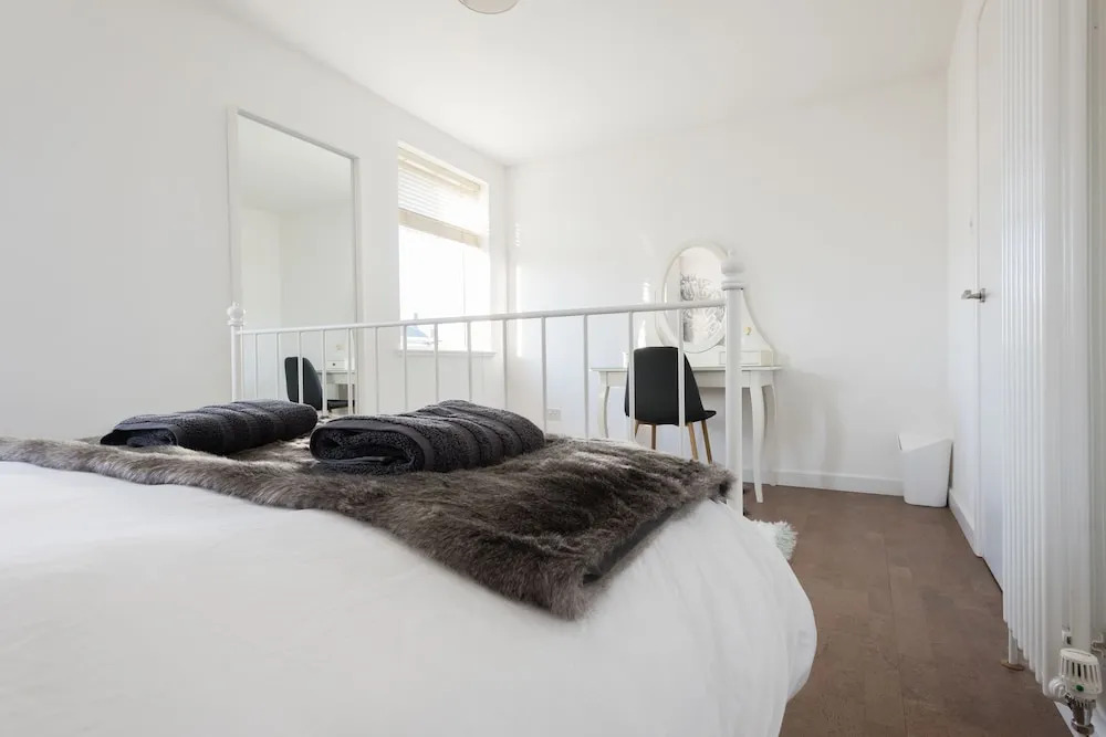 The Jericho Escape - Comfortable & Modern 4BDR in Jericho