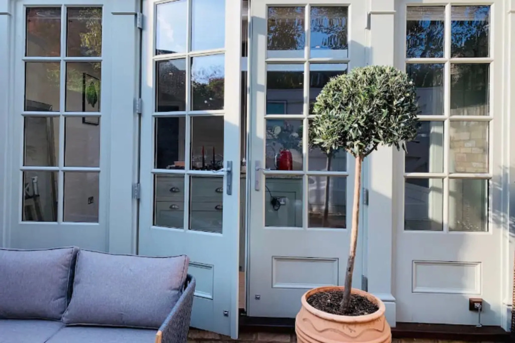 The Midsummer Common - Modern & Spacious 2BDR House with Garden