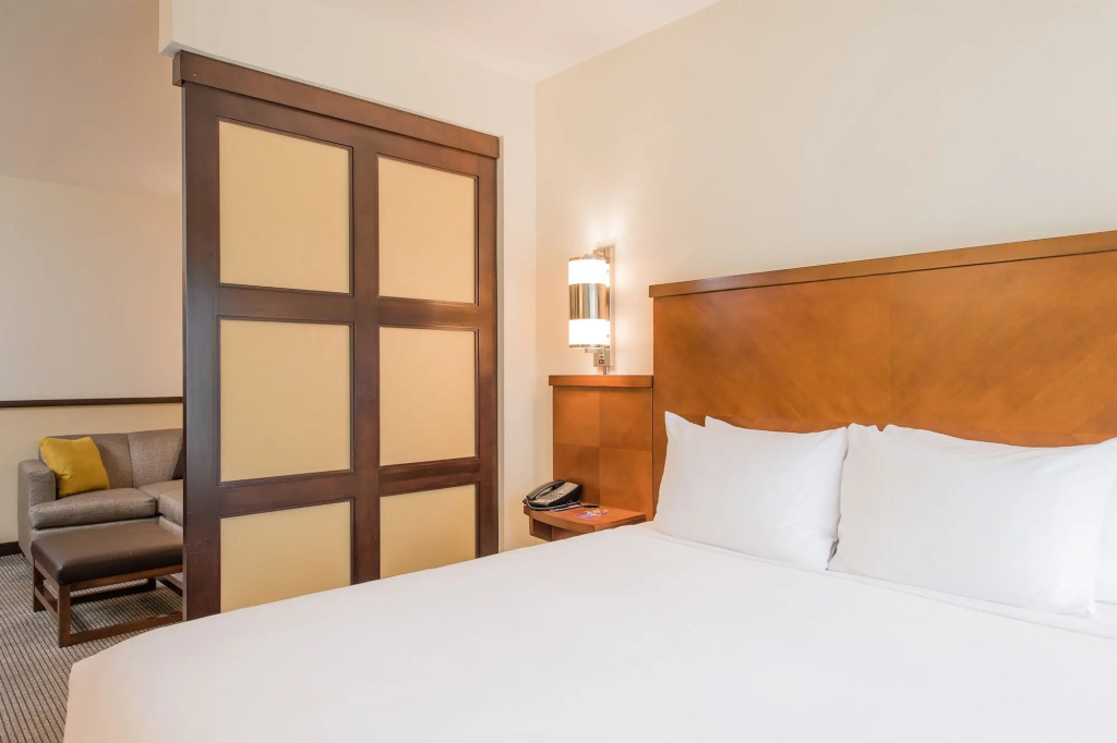 Hyatt Place Charleston Airport / Convention Center