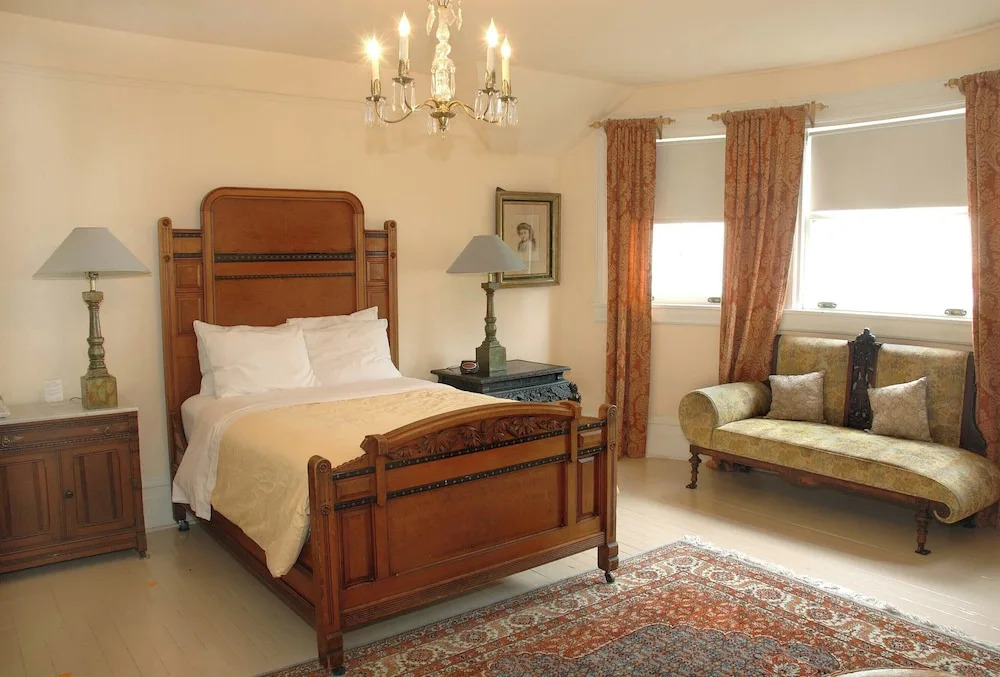 Chateau Tivoli B&B