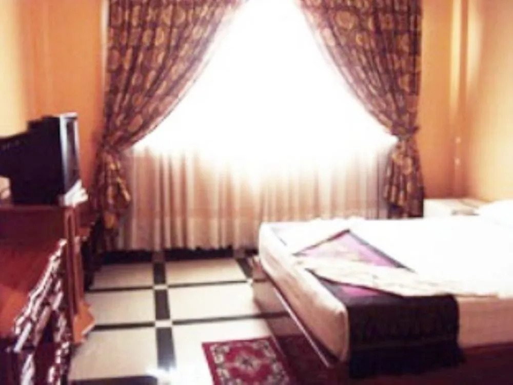 City Lux Hotel