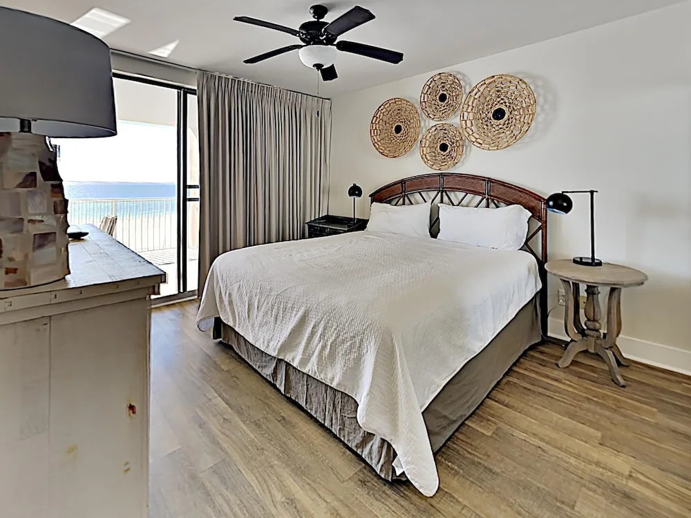 Bluewater 801 by RedAwning