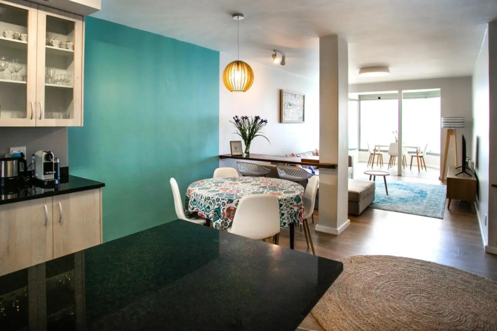 Bayview 208