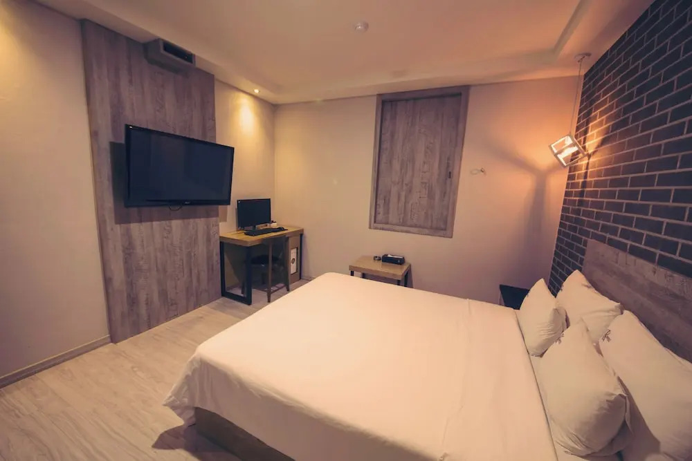CK Hotel