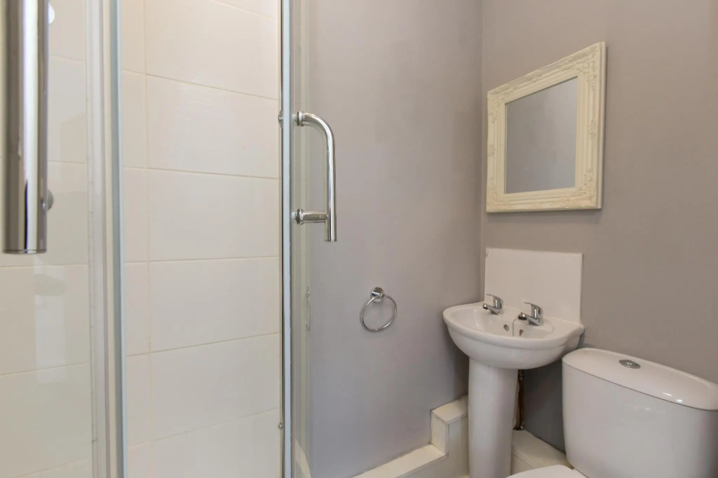 Townhouse @ 27 Electricity St Crewe