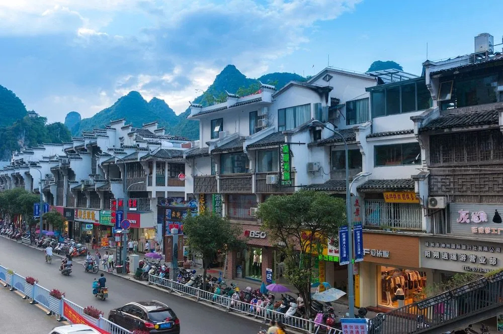 Spring Blossoms Inn Yangshuo West Street
