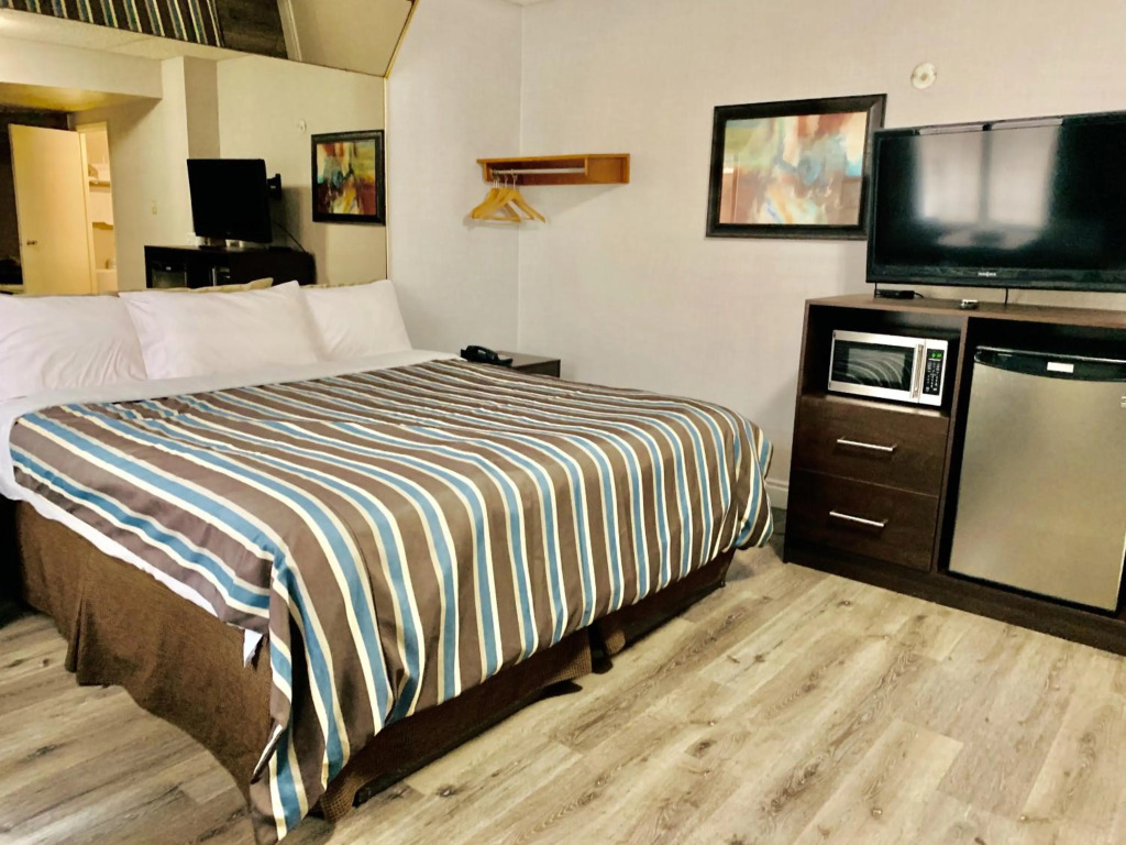 Deluxe Inn